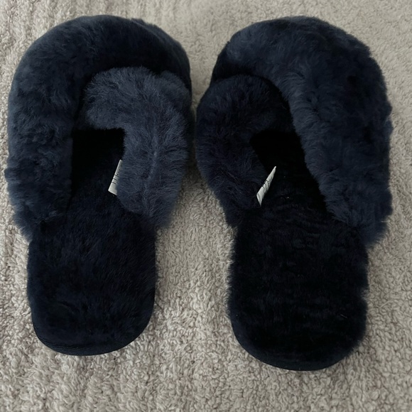 EMU Mayberry slipper - midnight blue
Women’s size 8
Great condition - Picture 3 of 6